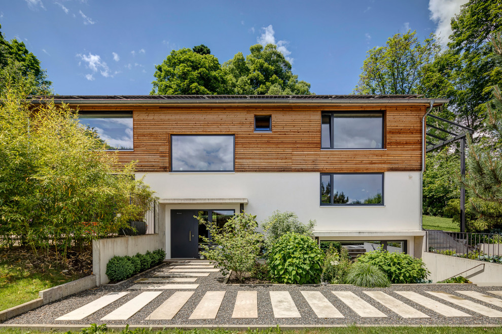 This is an example of a contemporary house exterior in Munich.