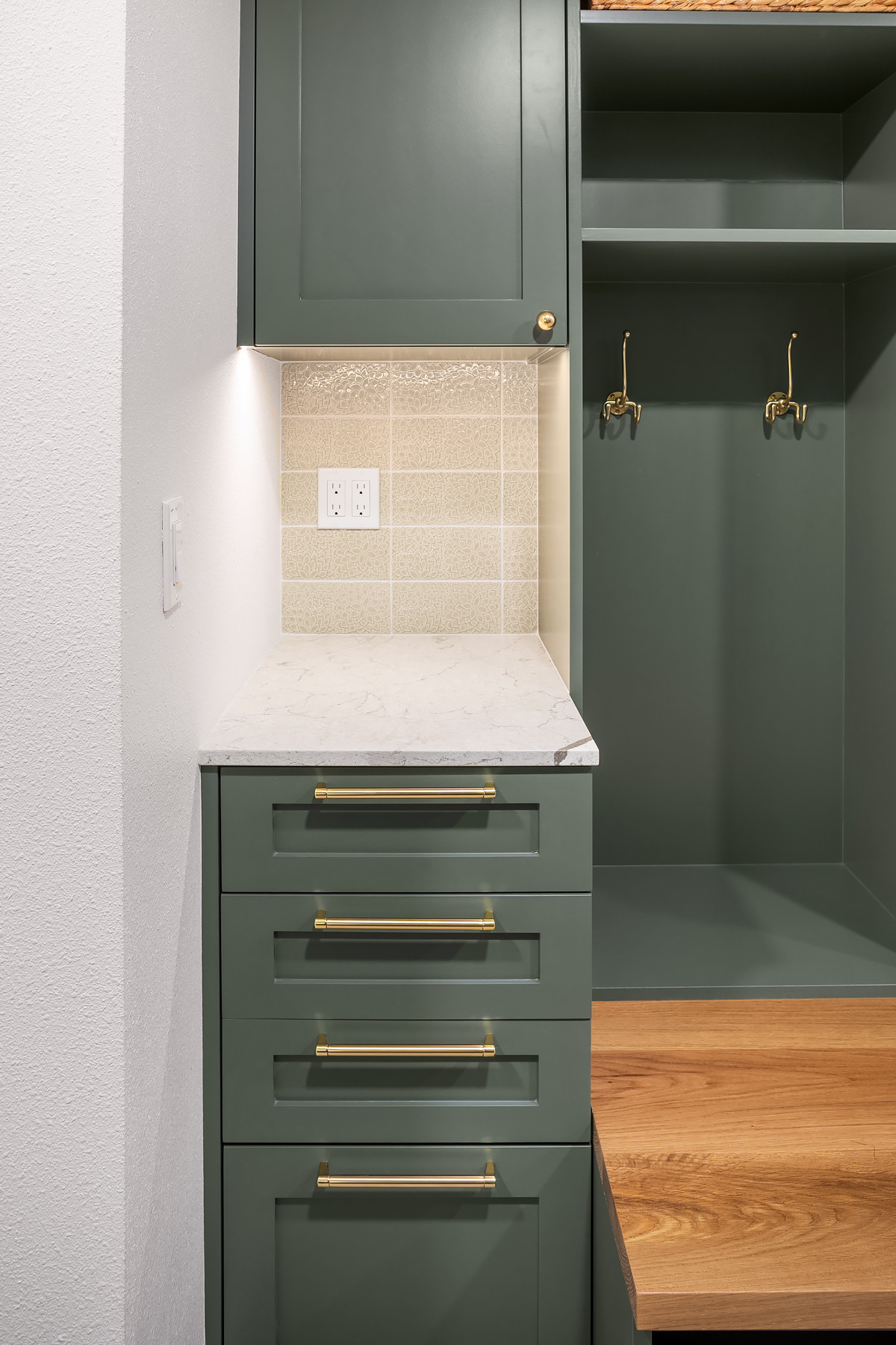 Moody Laundry Room - Woodinville