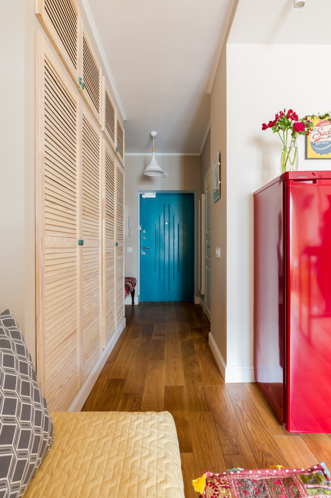 Яркая квартира-студия по проекту Аллы Сеничевой