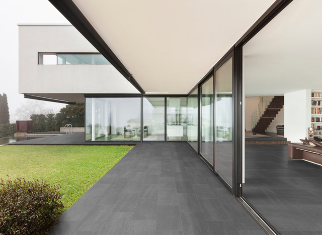 Modern patio with grey porcelain tile - Modern - Patio 