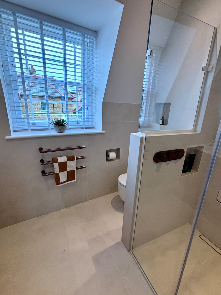 Family bathroom, SW3