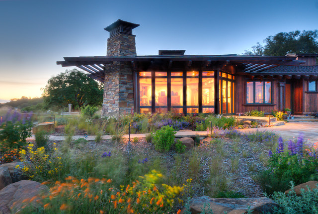Ridge Top Gem contemporary-house-exterior
