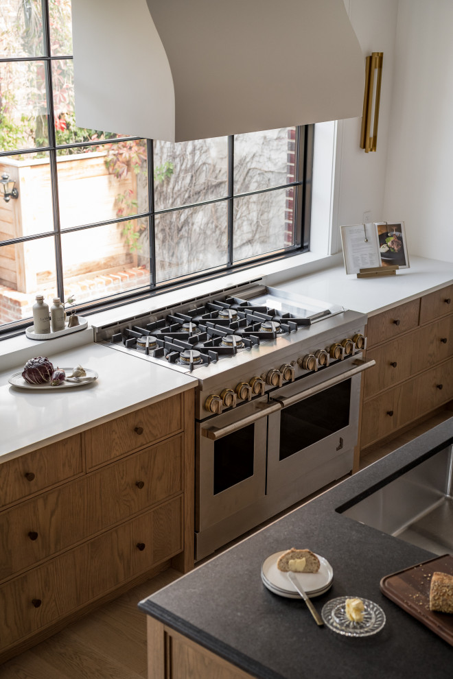 Warm Contemporary Kitchen Montreal
