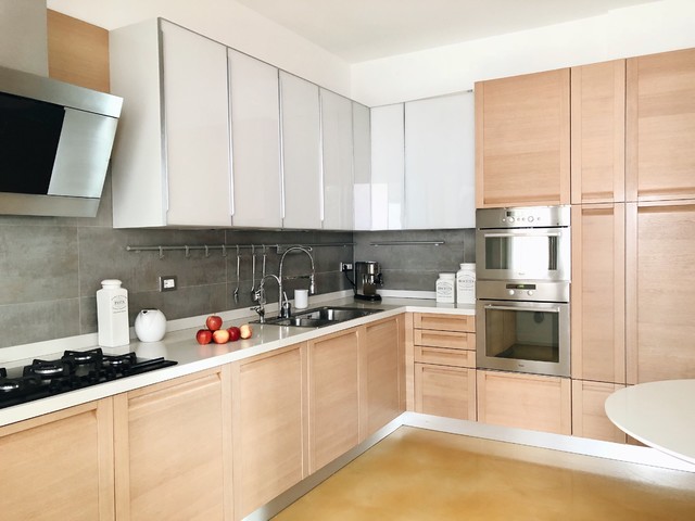 Esempio di una cucina minimal