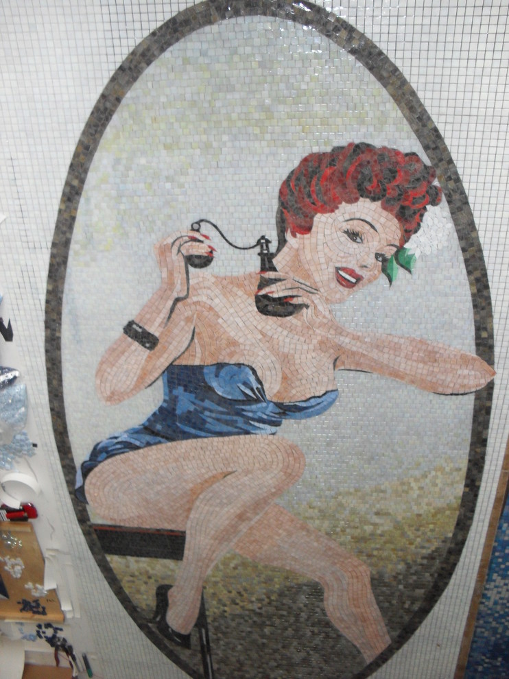 Художественная сборка панно из мозаики