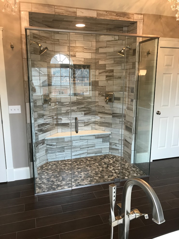 Inspiration for a transitional bathroom remodel in Chicago