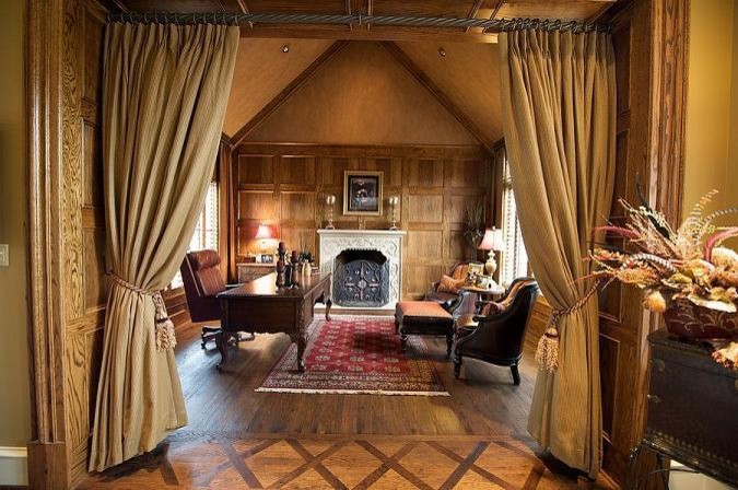 Inspiration for a traditional home office in Seattle.