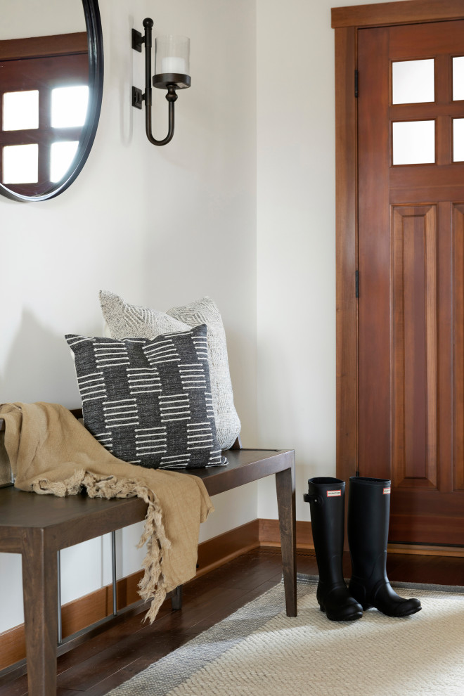 Entryway - transitional entryway idea in Minneapolis