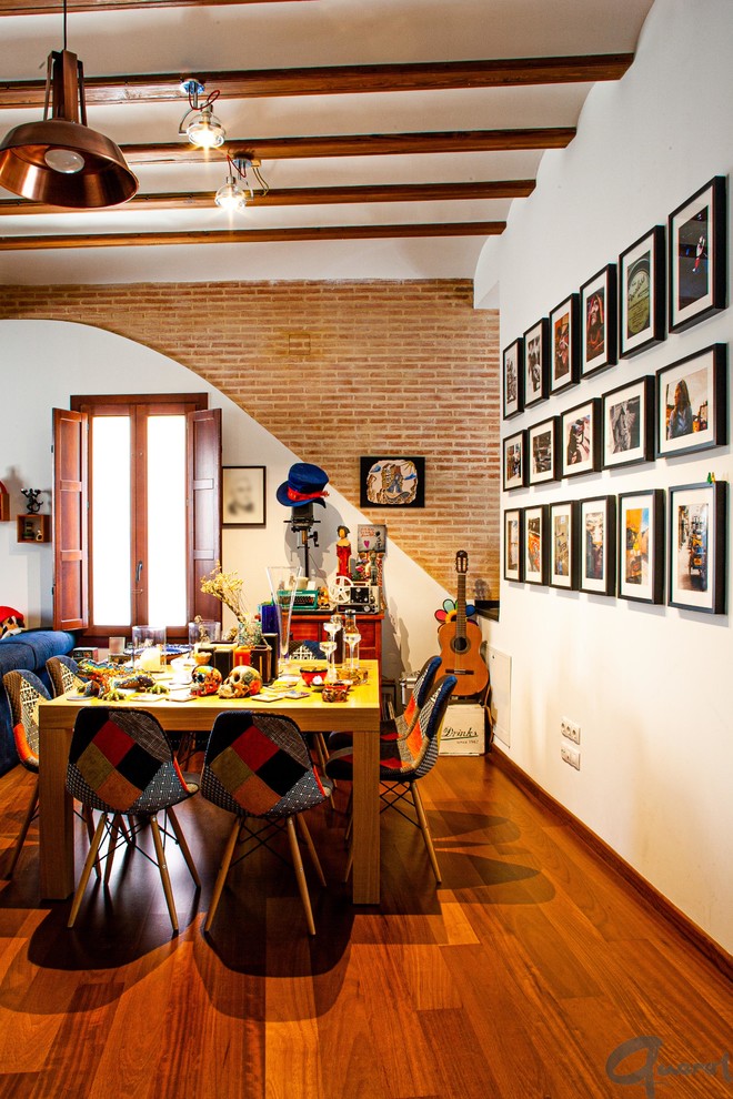 Inspiration for a large eclectic dining room in Valencia.