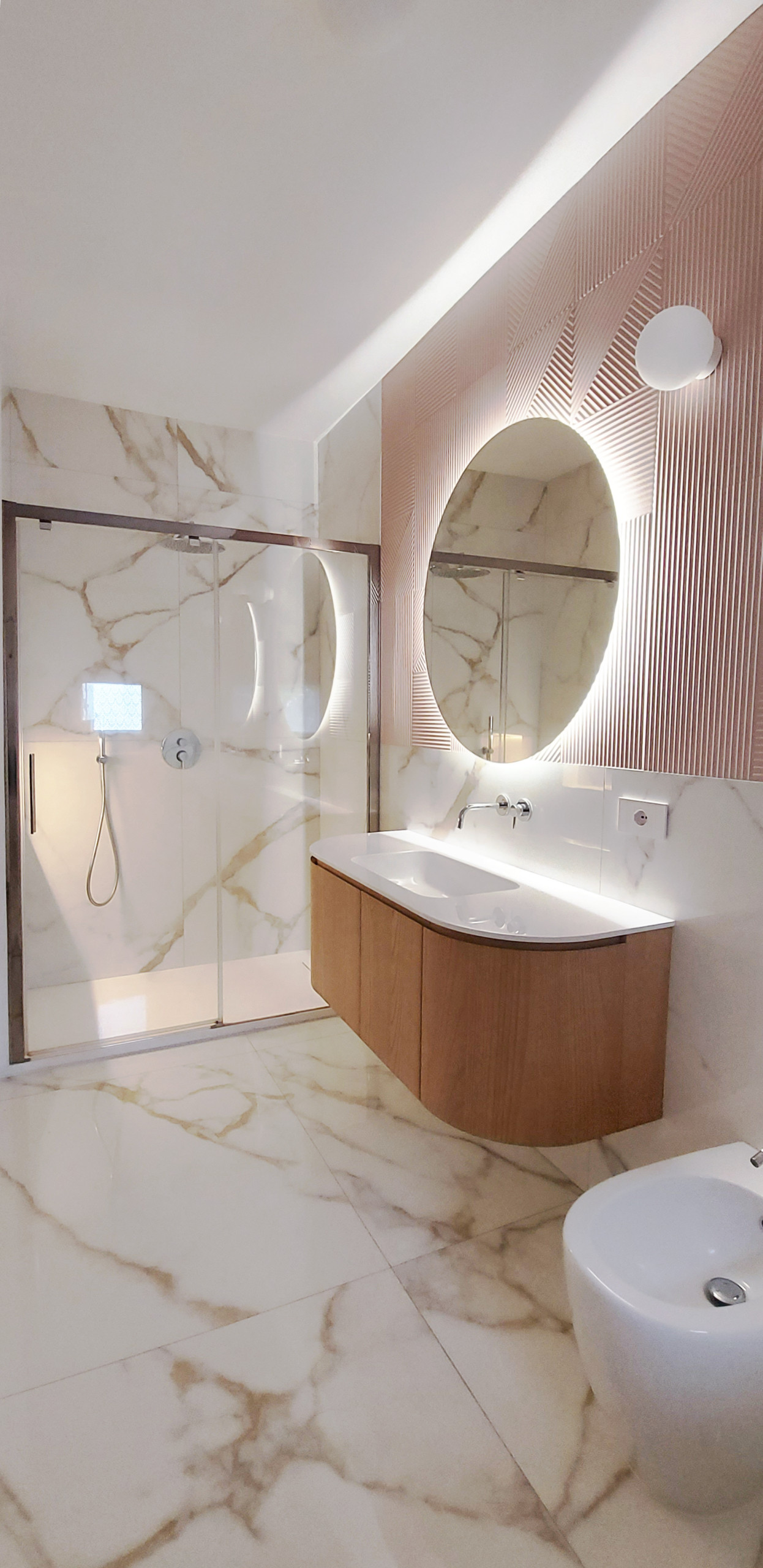 75 photos et idées déco de salles de bain avec un bidet et un mur rose -  Septembre 2023 | Houzz FR