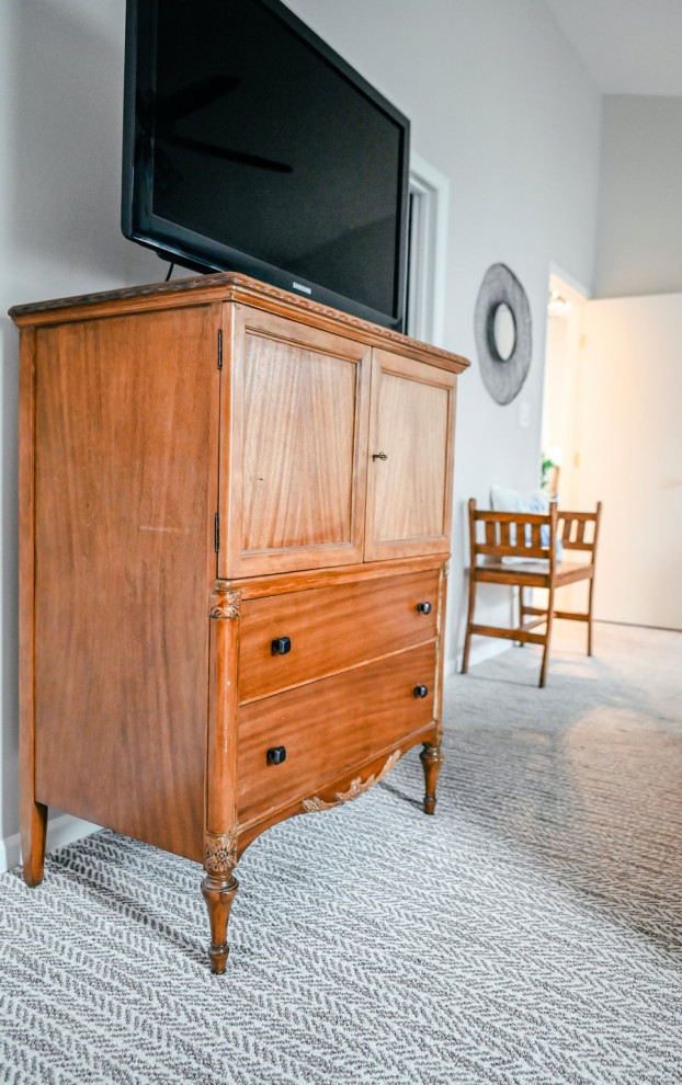 Home design - transitional home design idea in Chicago