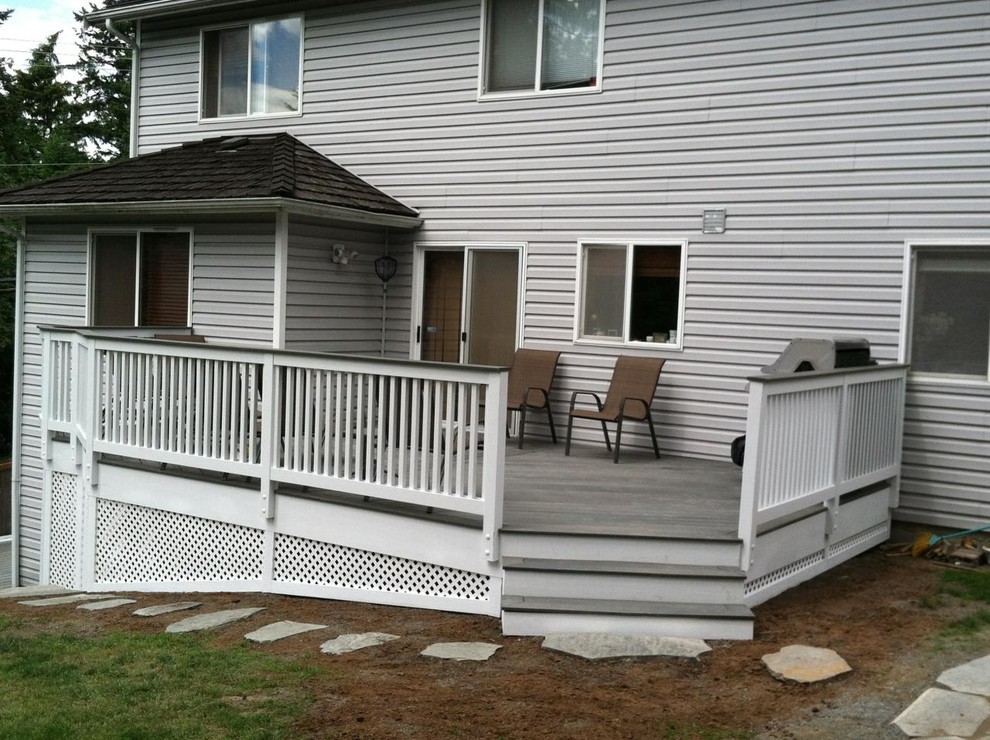 Example of a transitional deck design in Seattle
