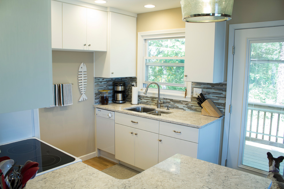 Kitchen - transitional kitchen idea