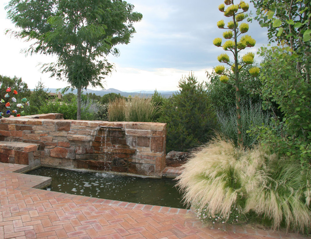 Inspiration for a mediterranean garden in Albuquerque.