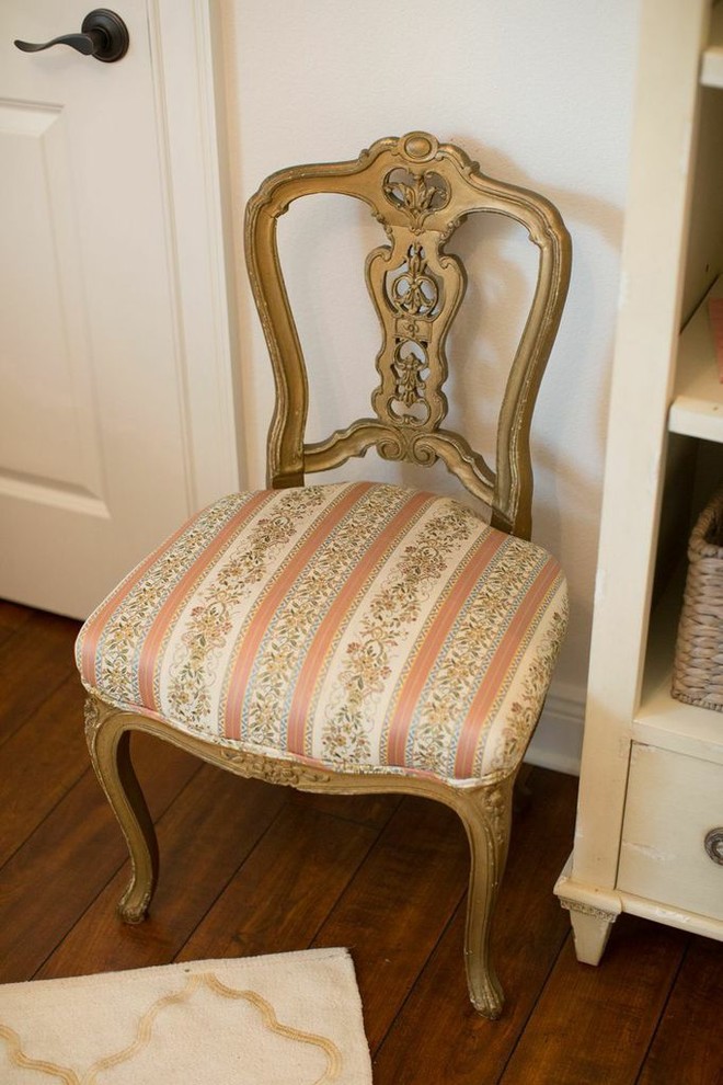 Transitional home design photo in Orlando