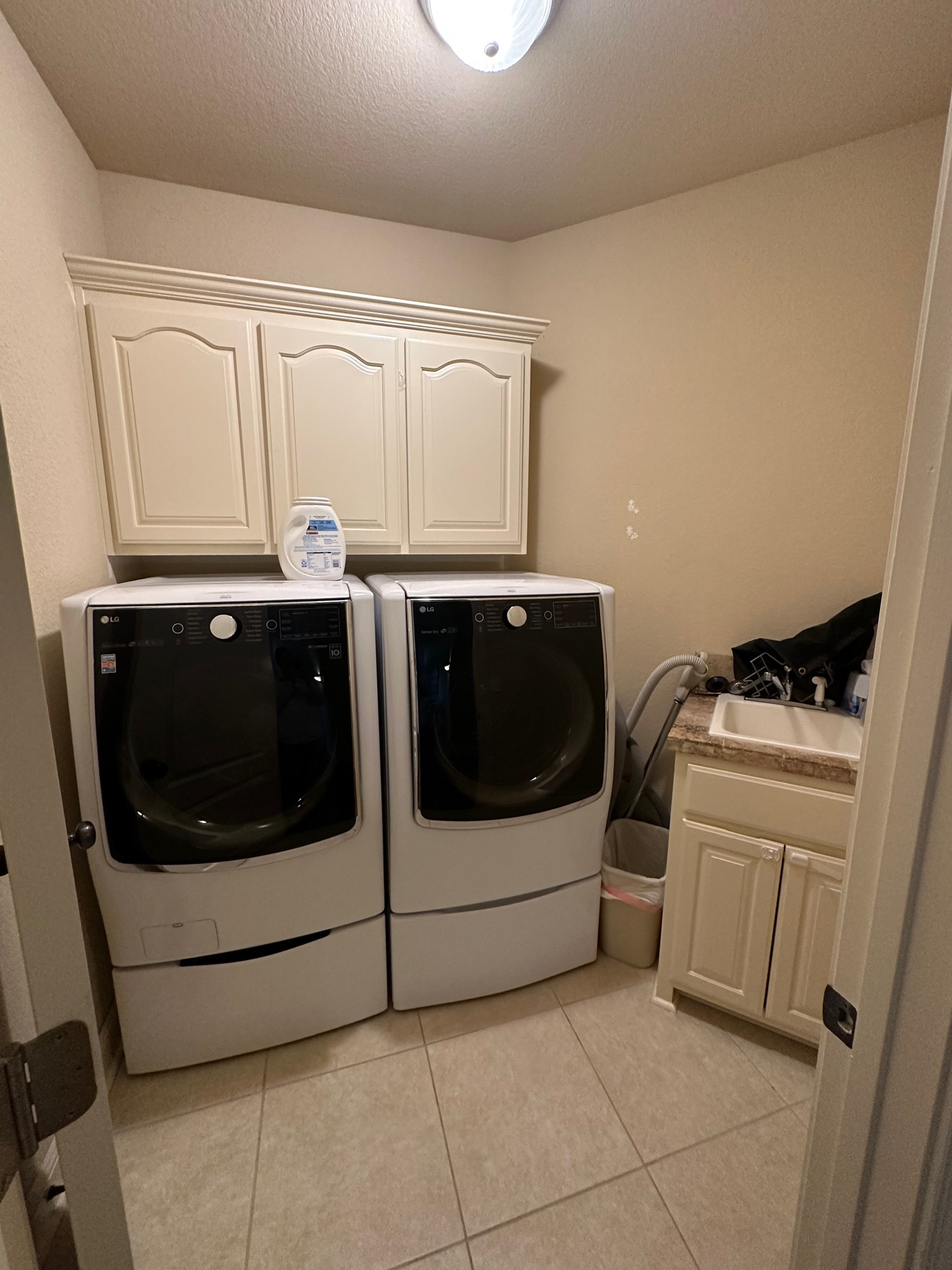 Turning a laundry room to a NEW mudroom