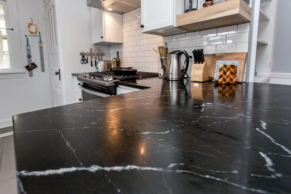 Beautiful Transitional Style Kitchen