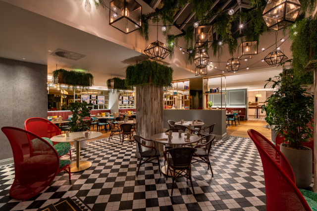 DoubleTree Hilton Bath eklektisk-spisestue