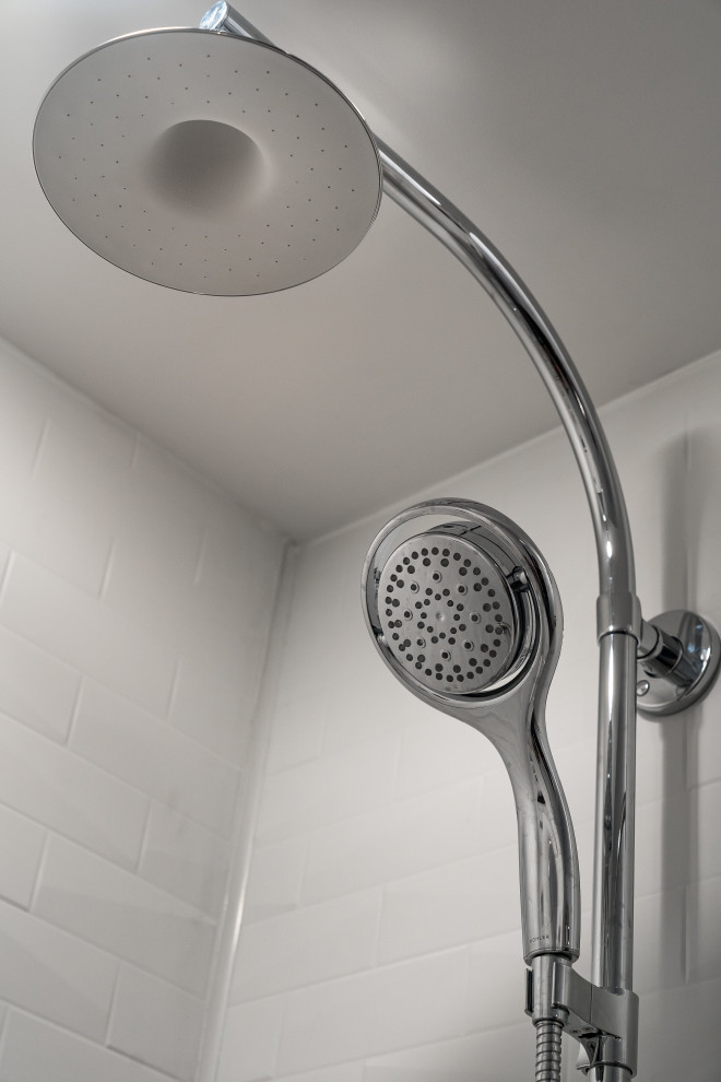 Home design - transitional home design idea in Columbus