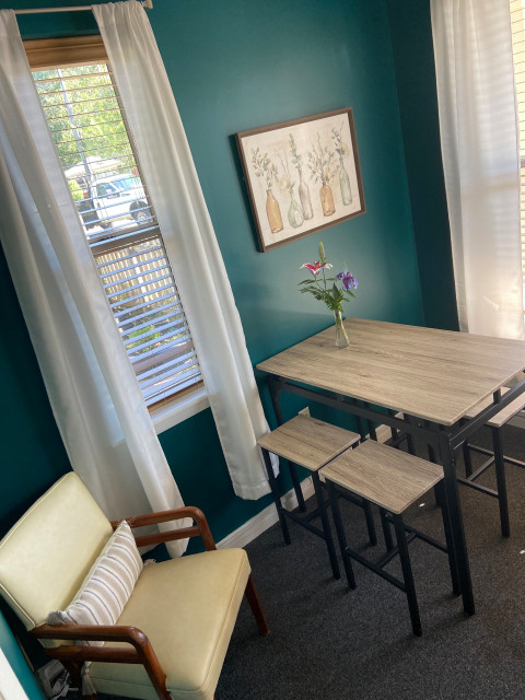 Launch Room campagne-tables-et-chaises