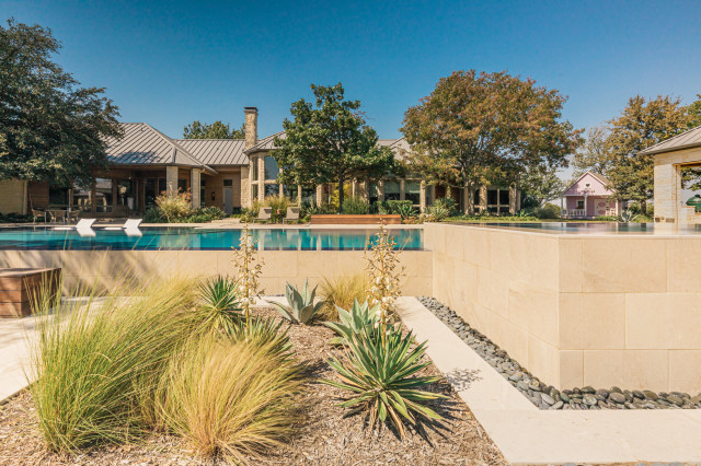 CELINA RANCH modern-garden