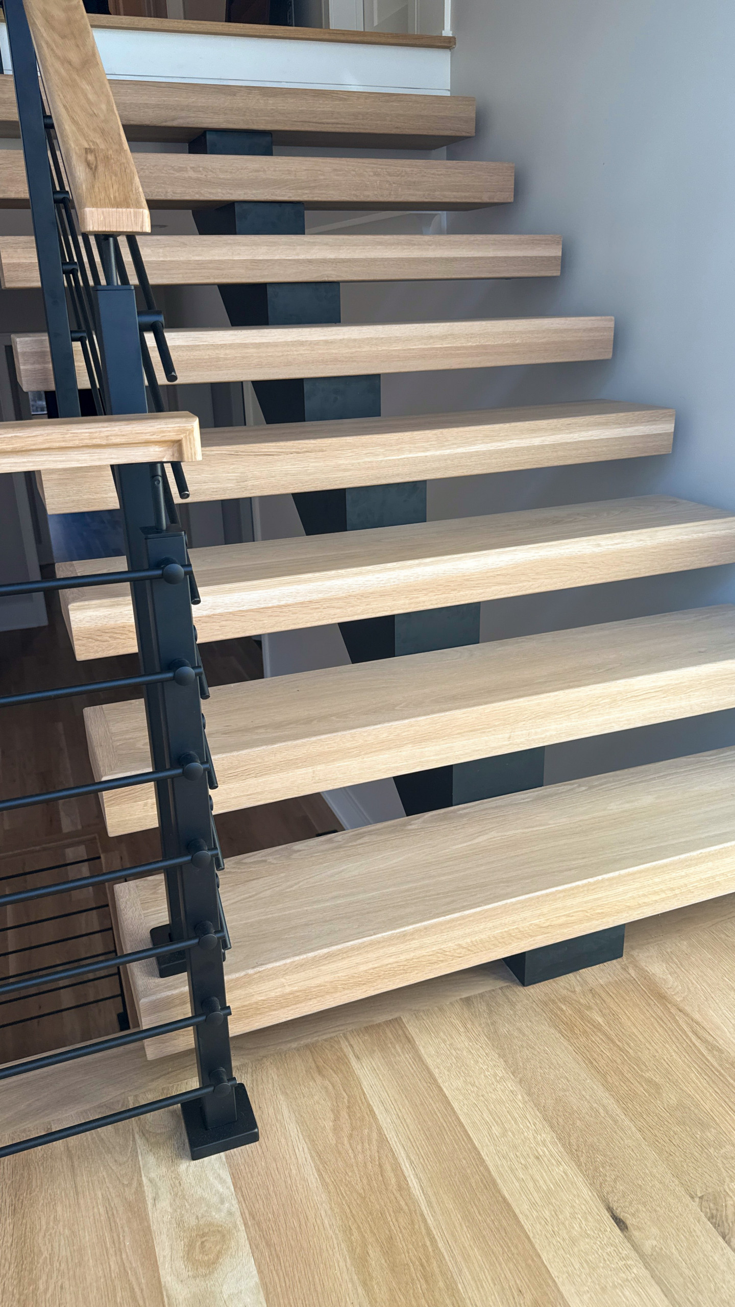 Project #147 | Modern Staircase with Seattle Style Stringer