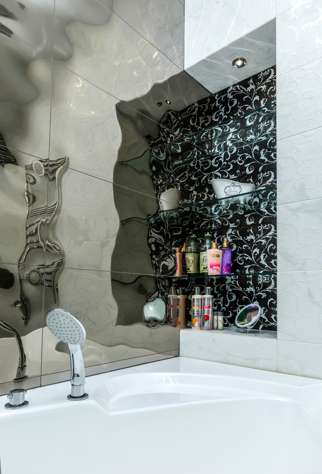 Студия на Пр. комарова