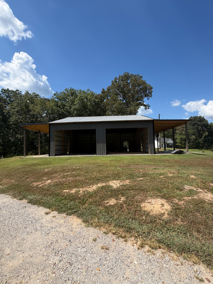 40x40 pole barn enclosed