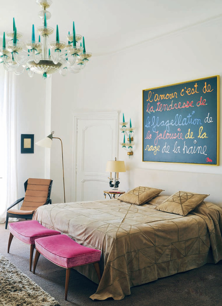 Inspiration for a contemporary bedroom in Paris with white walls and carpet.