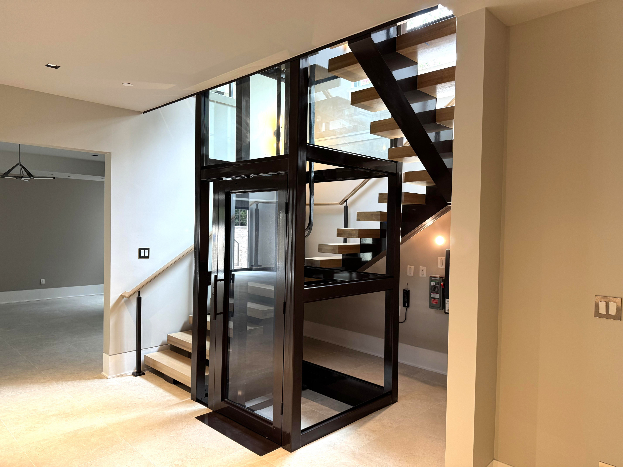 136_Modern Mono-Beam Encircling Glass Elevator, Bethesda, MD 20814
