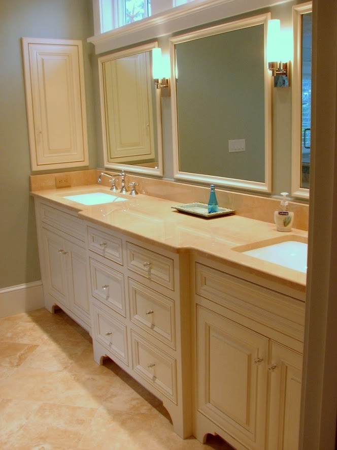 Home design - transitional home design idea in Boston