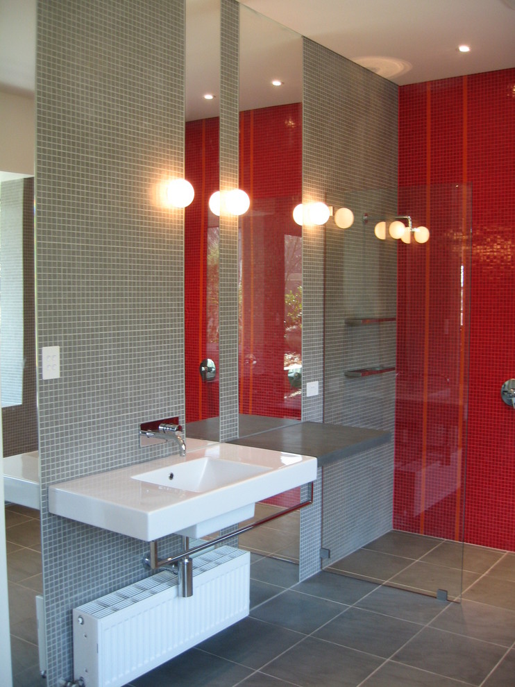 Design ideas for a contemporary bathroom in Melbourne.