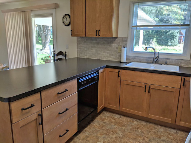 Transitional Kitchen With Light Maple Cabinets Transitional