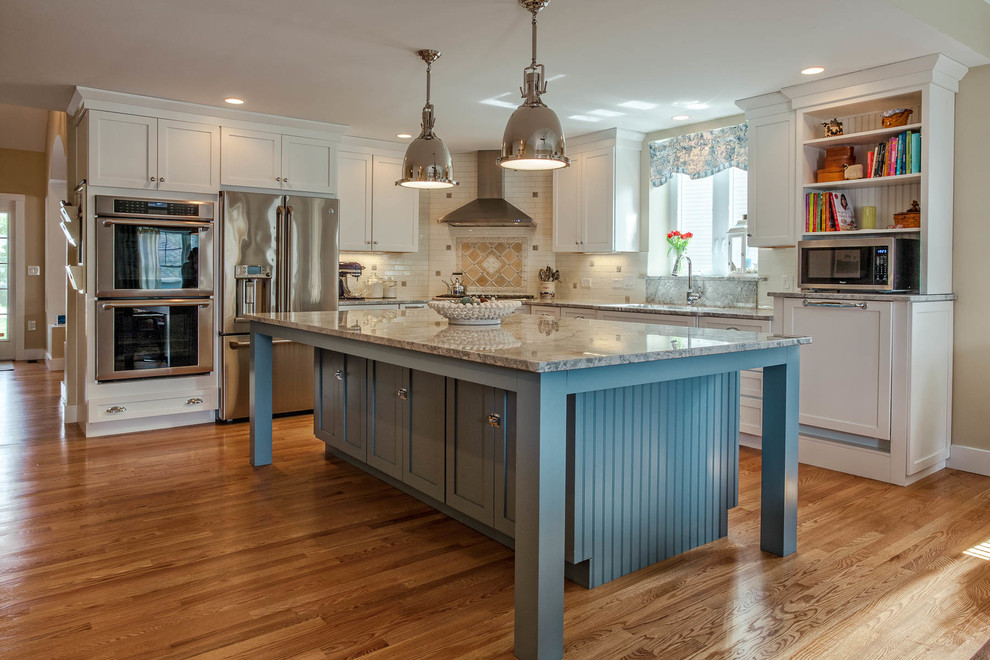 Kitchen - transitional kitchen idea in Boston