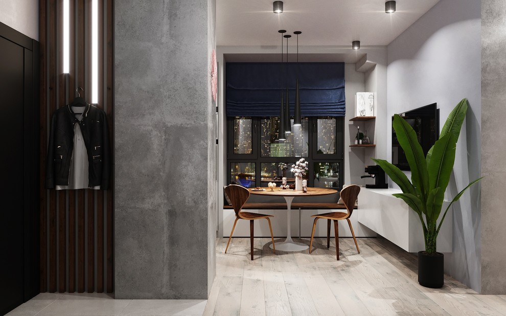 Прихожая и кухня при вечернем освещении.