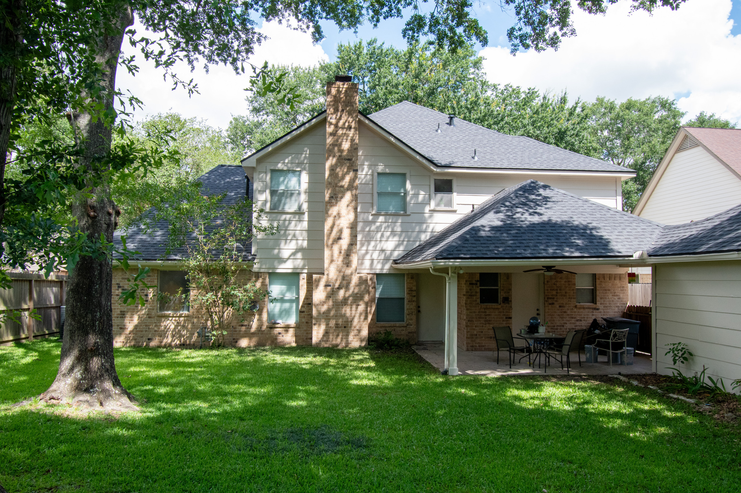 Full Roof Replacement & Exterior Restoration on a 1990s Spanish‑Tile Metal Roof