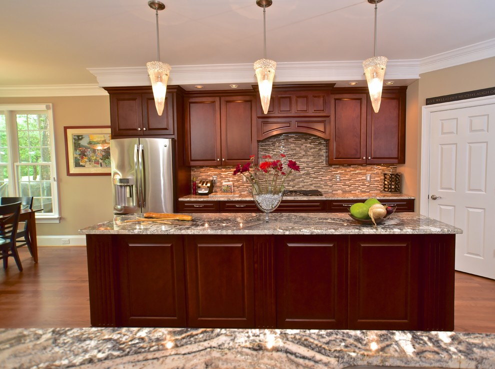 CHERRY KITCHEN WITH COLUMNS