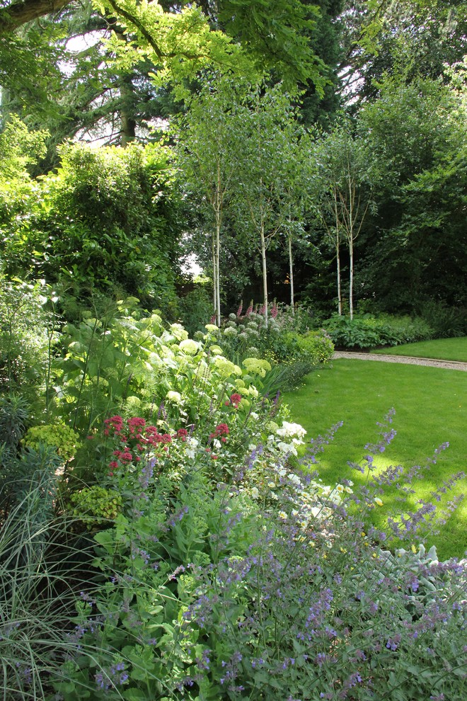 Photo of an arts and crafts garden in London.