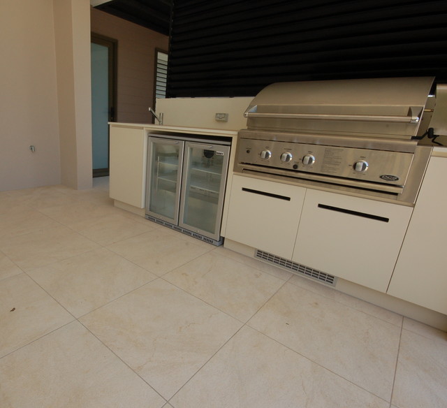 Outdoor Alfresco BBQ Area Contemporary Brisbane by Urban Tile
