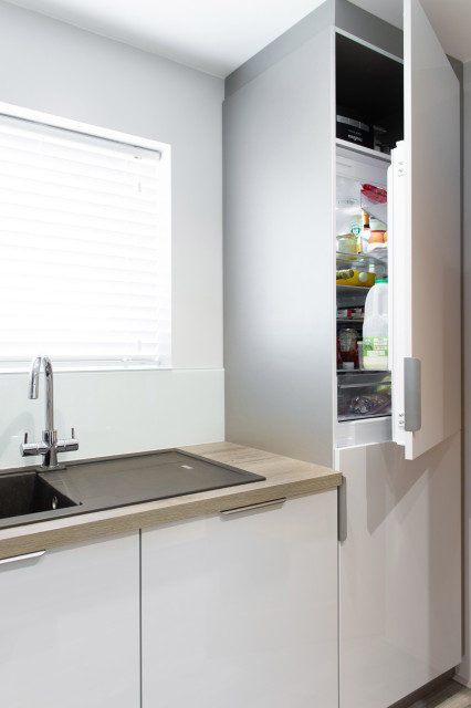 Built in fridge modern-kueche