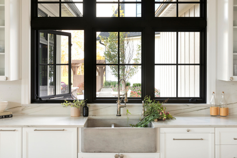 Kitchen - transitional kitchen idea