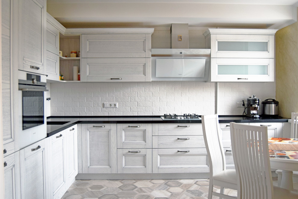 Кухня с фасадами из массива ясеня