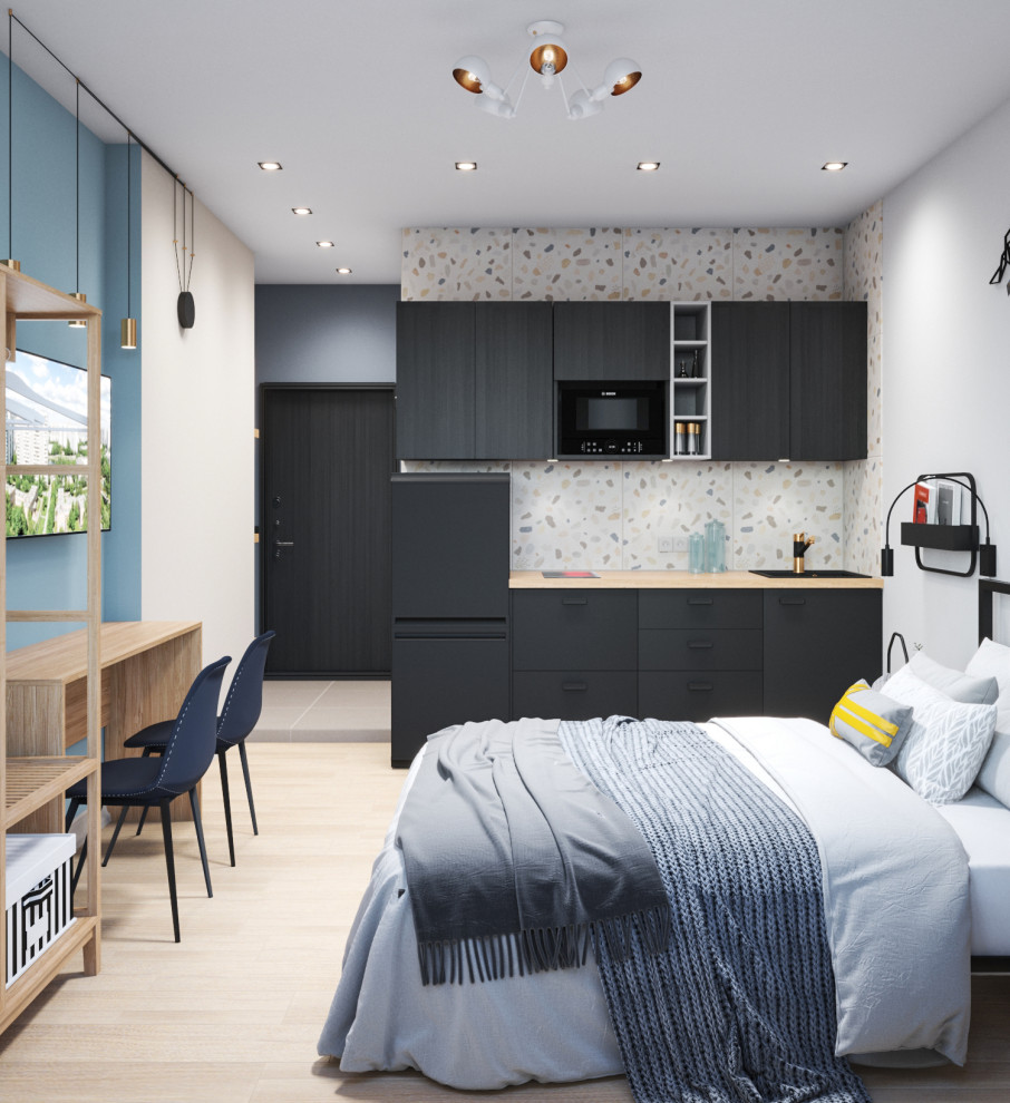 Студия для аренды с пятнистой плиткой