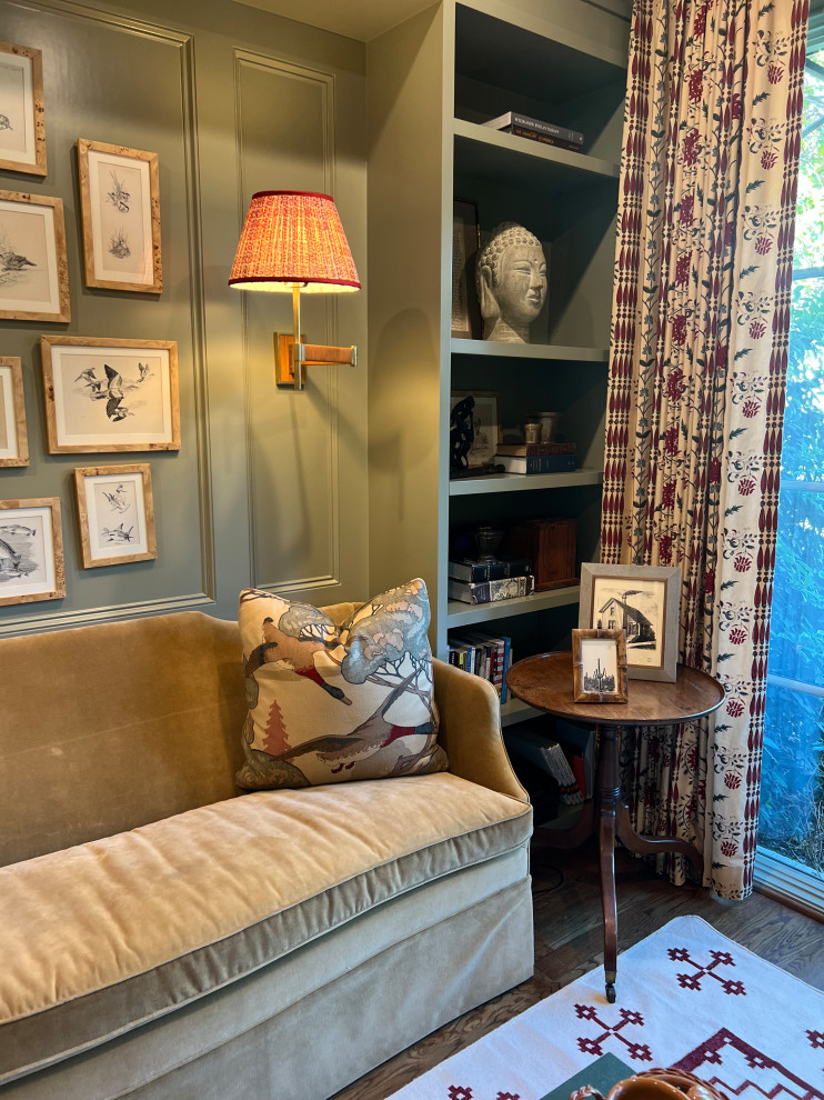 Transitional home design photo in Dallas
