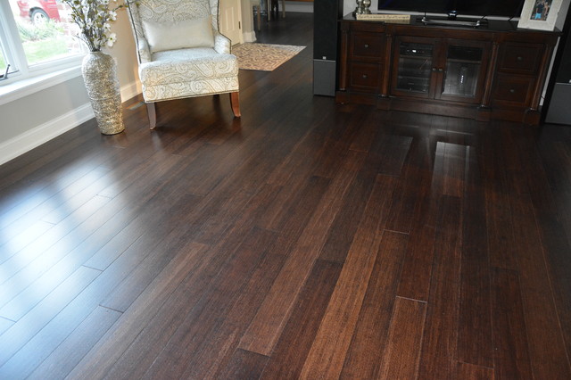 Strand Bamboo Artisan Cocoa modern-wohnzimmer