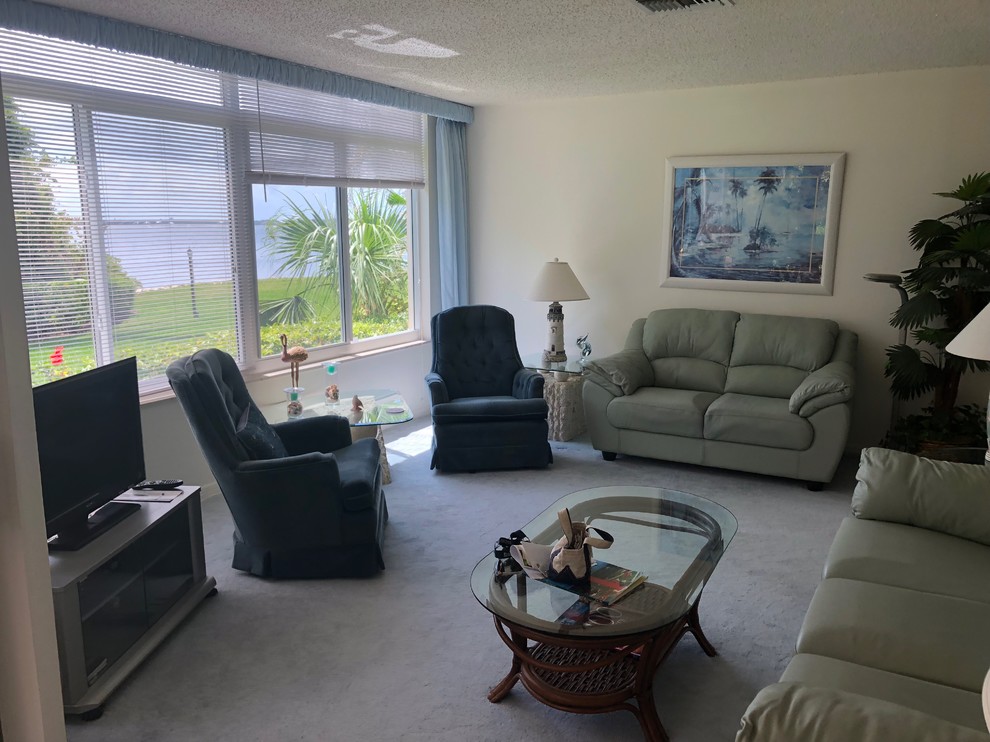Decorating a Florida condo living room
