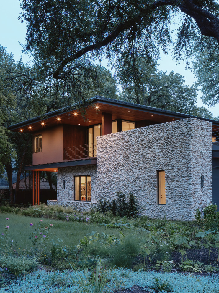 Inspiration for a transitional home design remodel in Austin