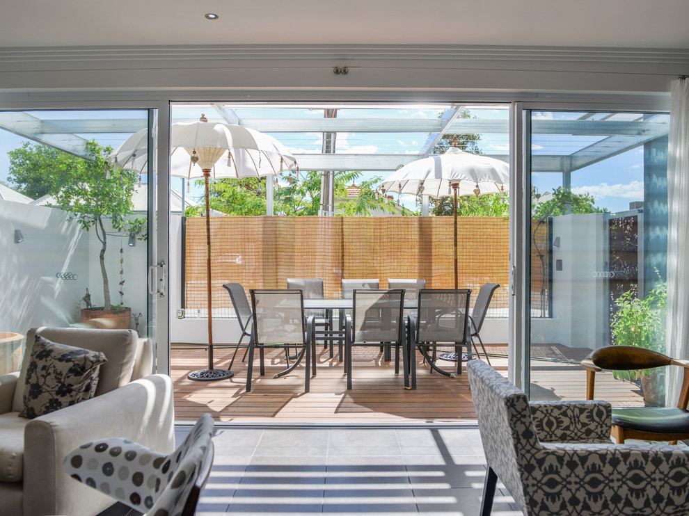 Contemporary patio in Perth.