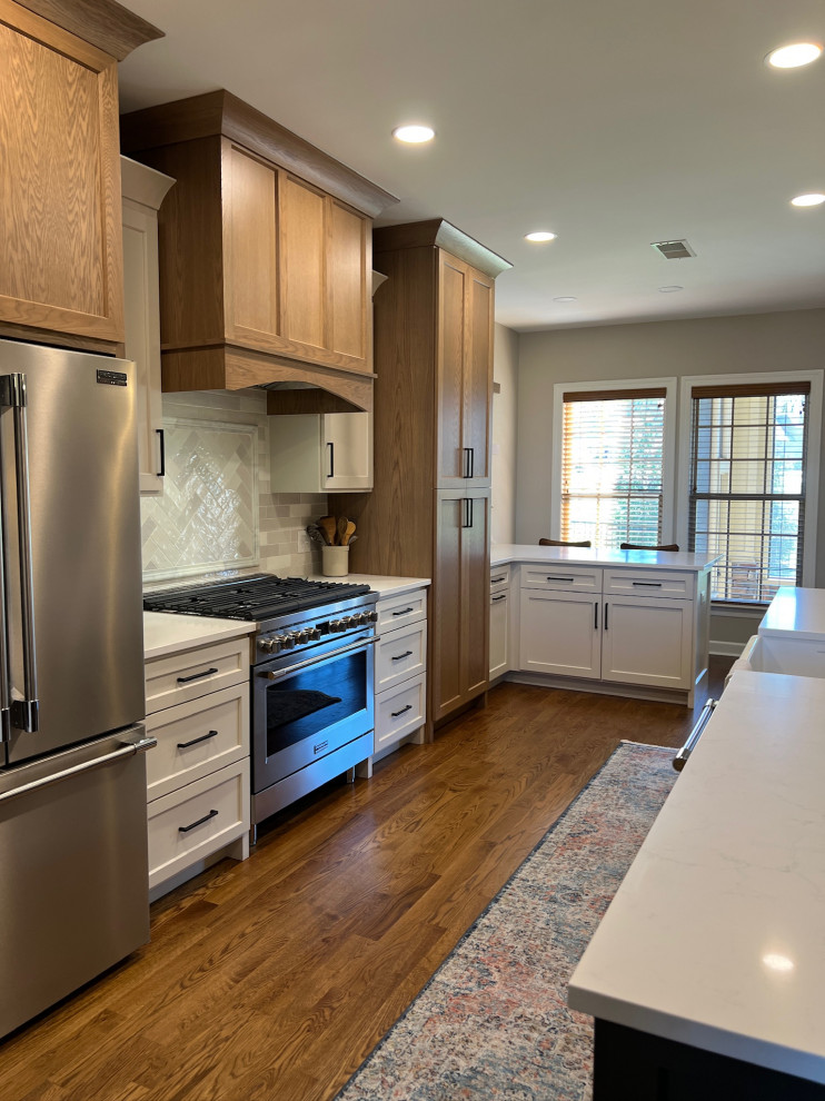 Chic Indian Lake Kitchen
