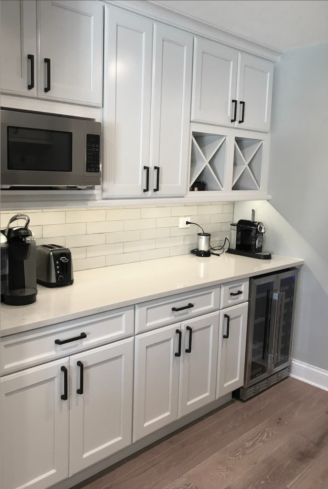 Kitchen - kitchen idea in Chicago